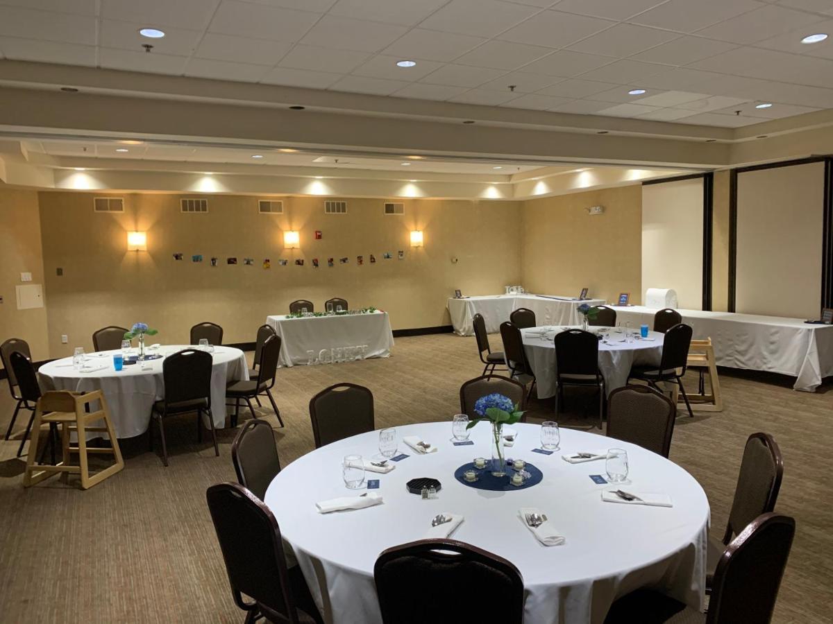 Radisson Hotel Detroit-Farmington Hills Buitenkant foto