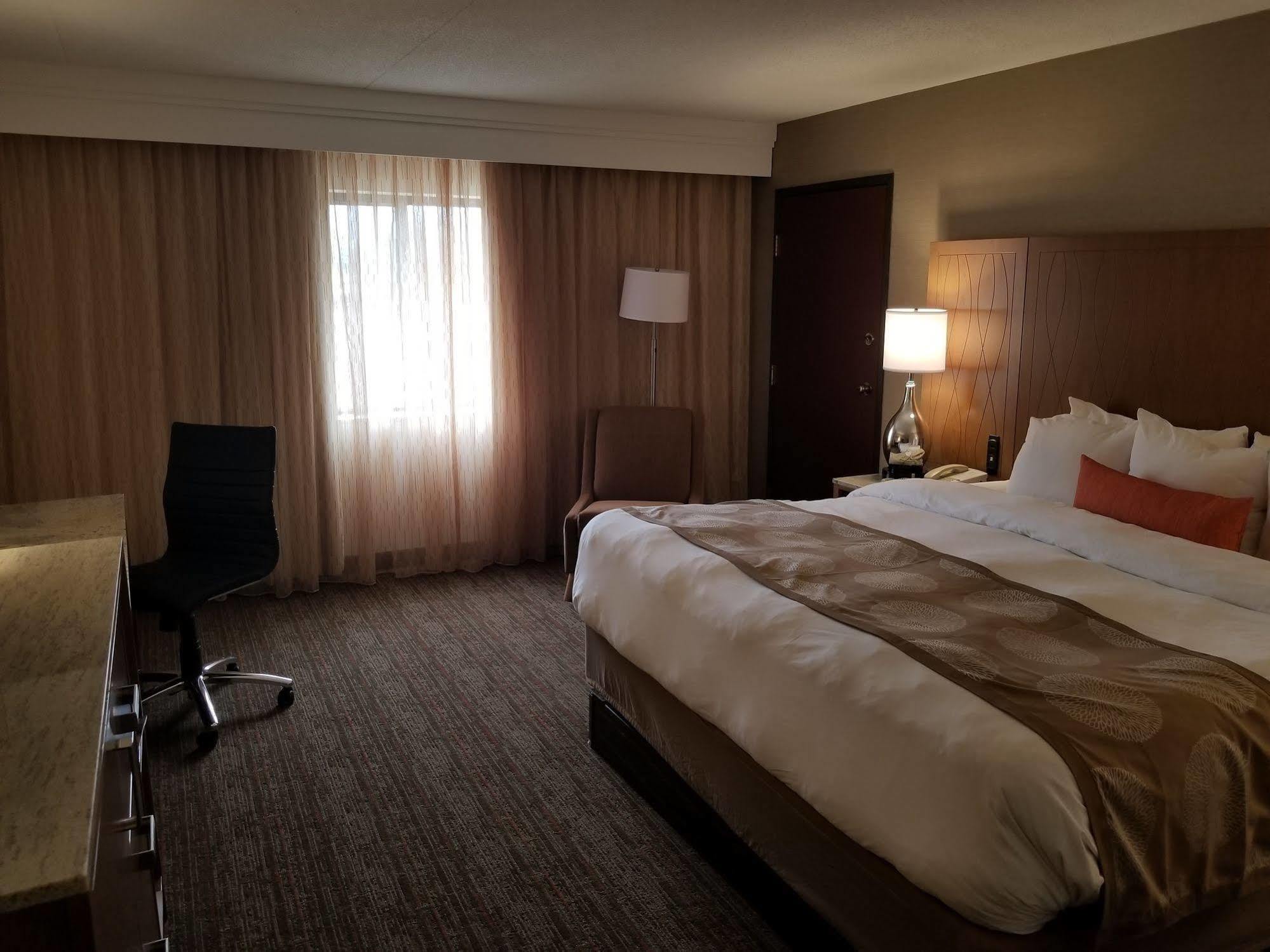 Radisson Hotel Detroit-Farmington Hills Buitenkant foto