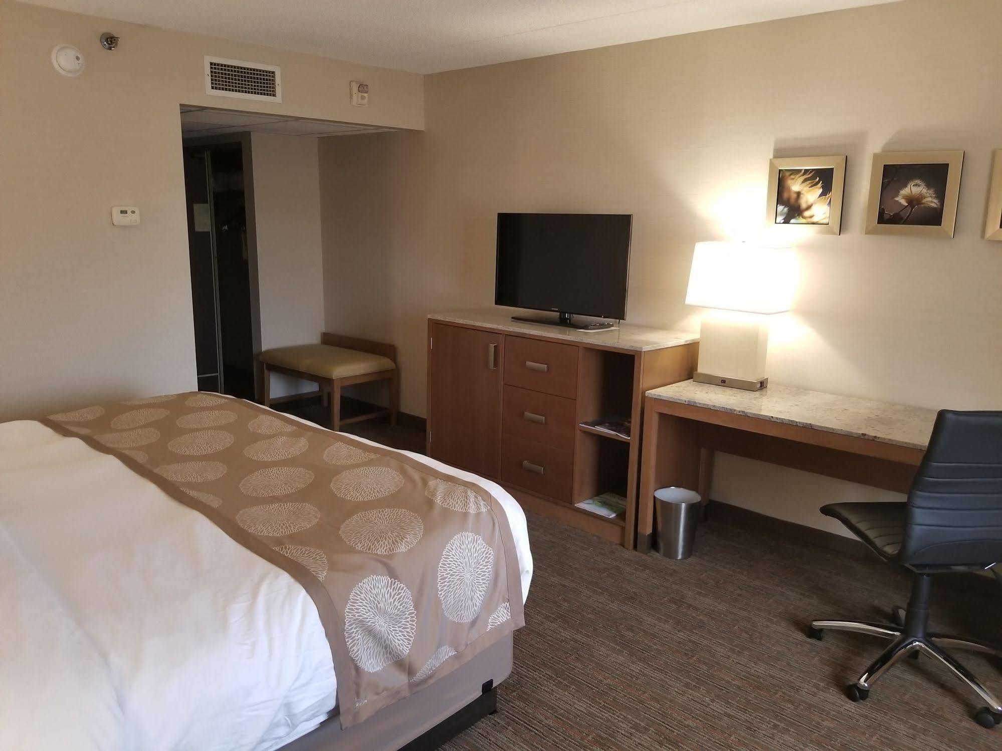 Radisson Hotel Detroit-Farmington Hills Buitenkant foto